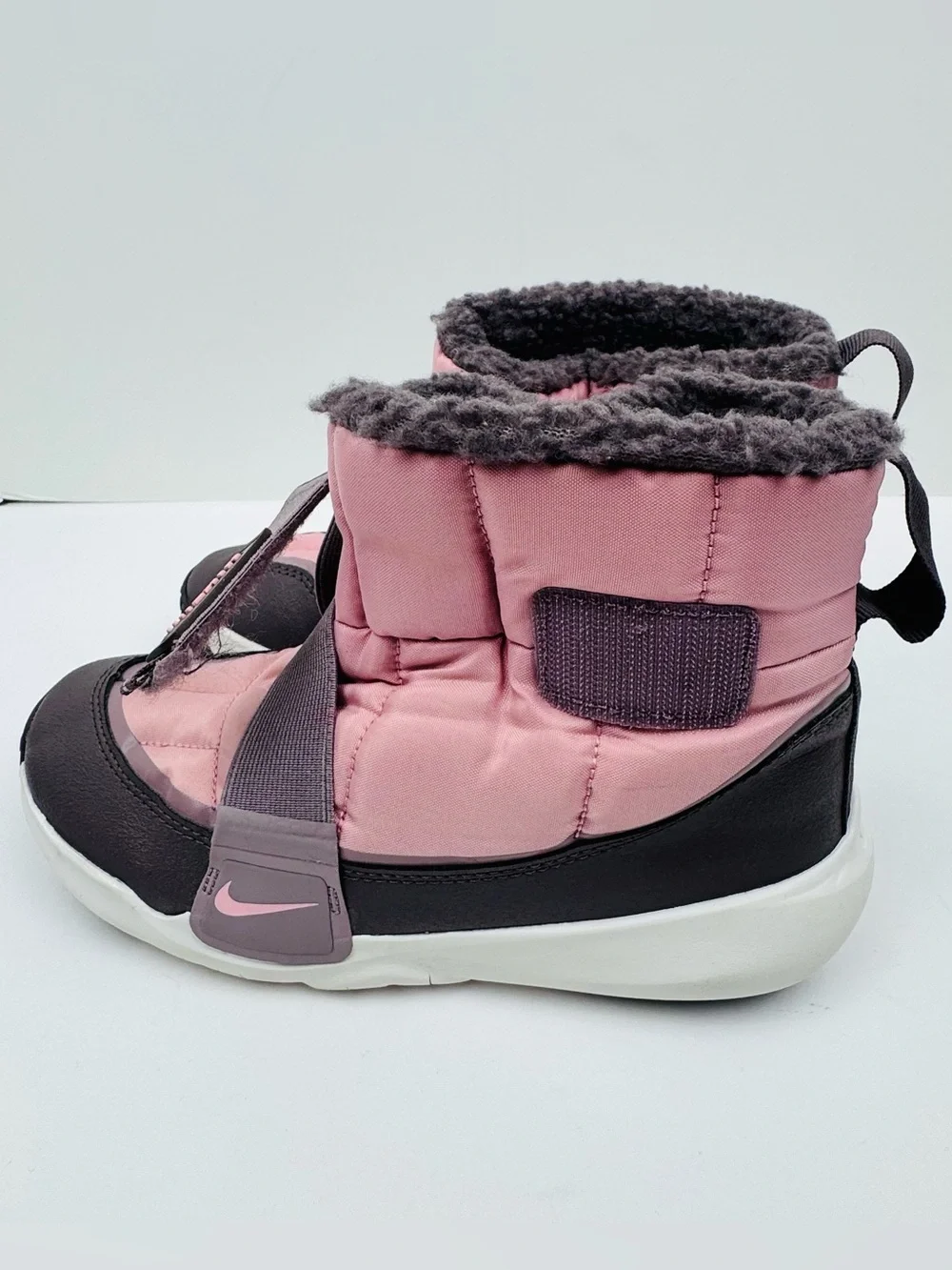 Nike Flex Advance boots. Size 3Y. Quilted textile upper with fleece lining. Pink